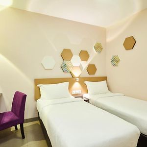 Standard Twin Room No Window